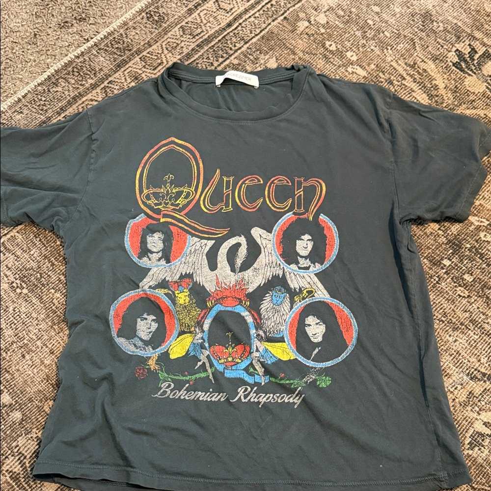 Daydreamer Black Queen Graphic Tee